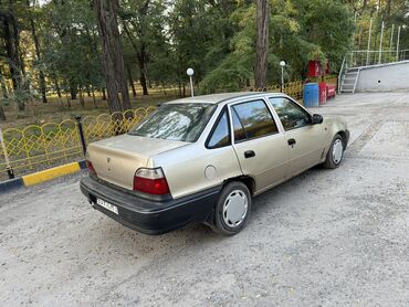 Daewoo: Daewoo Nexia: 1999 г., 1.5 л, Механика, Бензин, Седан