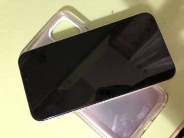 Apple iPhone: IPhone 11, Б/у, 64 ГБ, Белый, Чехол