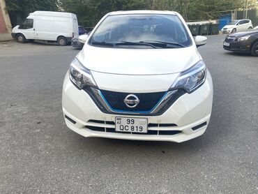 kvadrasikl satisi: Nissan Note e-POWER, ağ rəngli, 5 qapılı hatchback. Əsas