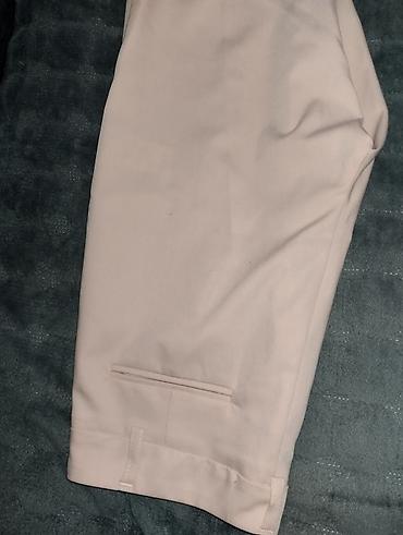 obuca bata: Elegantne ženske pantalone u puder‑roz nijansi. - Kroj: klasičan — 7