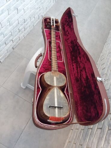 Gitaralar: Qedimi tar
