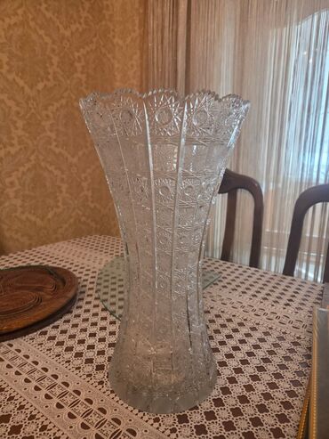 Digər dəstlər və servizlər: Klassik kəsimli büllur dəst razlasma yolu ilə satlir - 2 ədəd hündür — 2