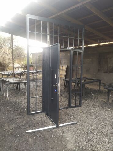 Giriş qapıları: Mənzil üçün Yeni Giriş qapısı Şəbəkə ilə, Zəmanətli, Pulsuz çatdırılma — 16