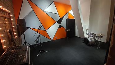 russian language: Студия звукозаписи Q-rush Studio. Профессиональная студия в центре — 2