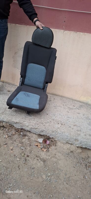 Системы охлаждения и нагревания: Avtomobil üçün arxa sıra oturacaq (qatlanan) - İki rəngli parça