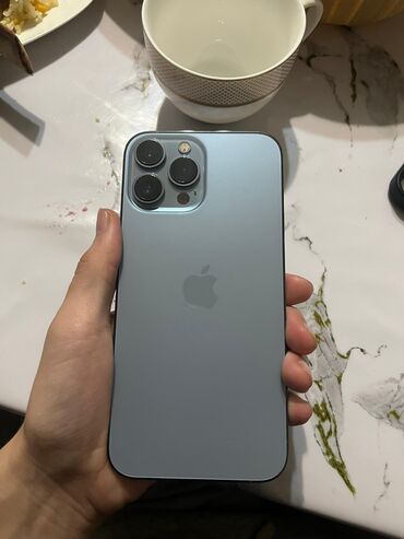 не оригинальный айфон 13 про макс: IPhone 13 Pro Max, Б/у, 256 ГБ, Голубой, Защитное стекло, Чехол, 85 %