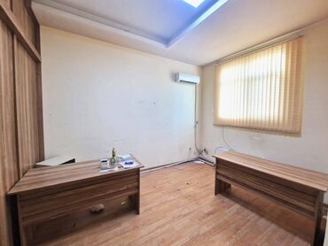 Anbar və emalatxanalar: Xətai rayonu, Babək prospektində səliqəli, hündür və işıqlı anbar -da lalafo.az — 15 Anbar və emalatxanalar: Xətai rayonu, Babək prospektində səliqəli, hündür və işıqlı anbar — 15