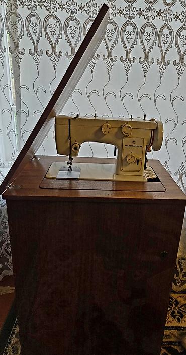 vakum aparati satisi: Tikiş maşını Chayka, İşlənmiş,Elektromexaniki, 2 saplı Ünvandan götürmə — 1