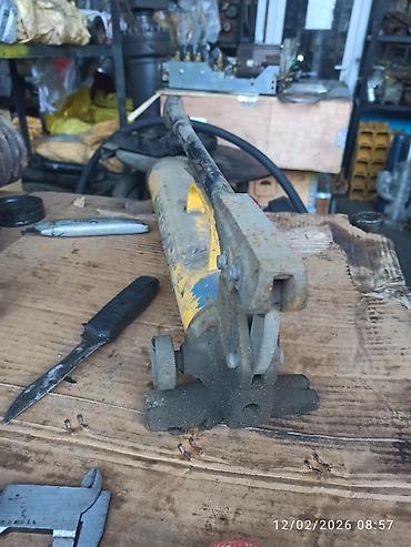 Enerpac əl tipli hidravlik nasos + aşağı profilli hidravlik silindr lalafo.az -da Enerpac əl tipli hidravlik nasos + aşağı profilli hidravlik silindr