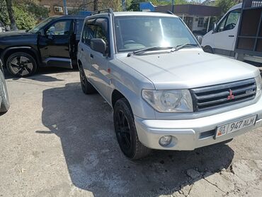 семиместные машины: Mitsubishi Pajero: 1998 г., 1.8 л, Автомат, Бензин, Внедорожник