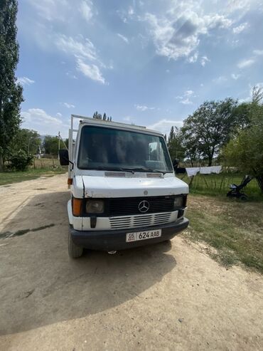 камера на шины: Жүк ташуучу унаа, Mercedes-Benz, Стандарт, 3 т, Колдонулган