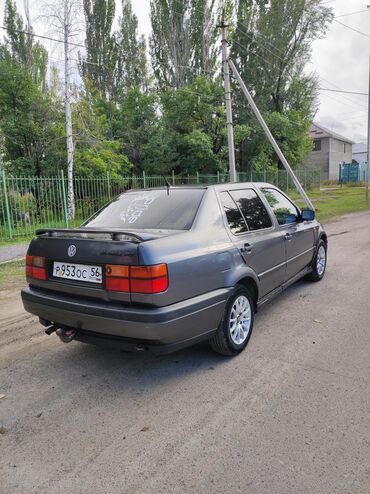 фольксваген голфь: Volkswagen Vento: 1993 г., 1.8 л, Механика, Бензин, Седан