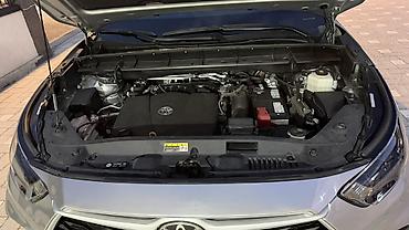 2022: Toyota Highlander: 2022 г., 3.5 л — 9