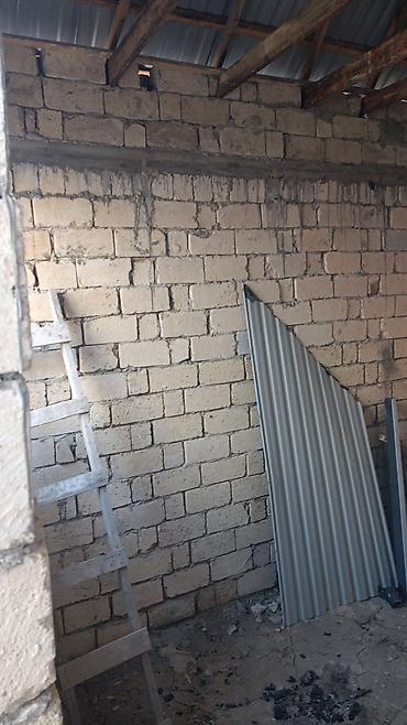 real emlak: 2 sota yaxın yerdə 76 kv olan evdir .evin 80 faizi hazırdı.suyu işığı — 10