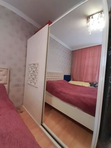 Masa və oturacaq dəstləri: İşlənmiş, Kupe, 2 qapılı Düz dolab, Dolab-asılqan
