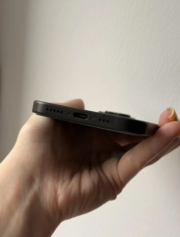 смартфон блэкберри 2015: IPhone 15, Черный
