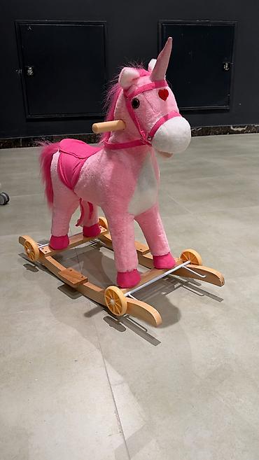 mcdonalds oyuncaqlari: Oyuncaq yelləncək/itələmə unicorn at - Rəng: çəhrayı, ağ detal və — 1
