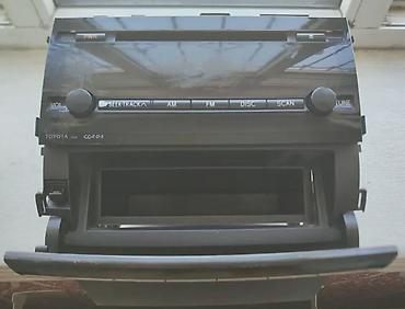 Техника и электроника: Toyota avtomobili üçün original CD/radio maqnitola paneli təqdim — 1