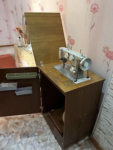 Швейная машина в шкафу-столе - Встроенная швейная машина с at lalafo.kg Швейная машина в шкафу-столе - Встроенная швейная машина с