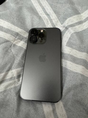 Apple iPhone: IPhone 13 Pro, Б/у, 128 ГБ, Black Titanium, Зарядное устройство, Чехол, 80 %