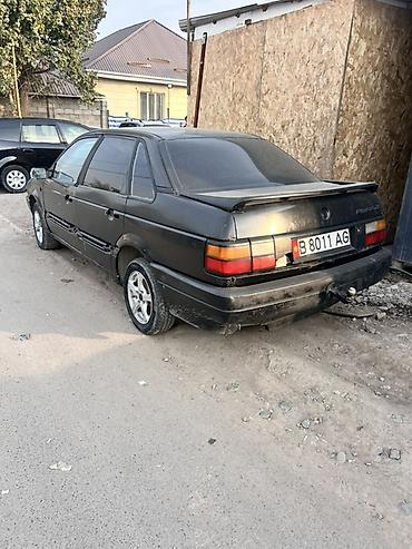 Унаа: Volkswagen Passat: 1990 г., 1.8 л, Кол менен иштөөчү, Бензин, Седан — 3