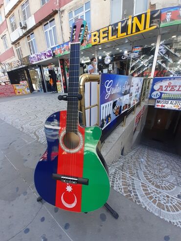 Akustik gitaralar: Yeni dizaynda keyfiyyetli gitaralar Yeni başlayan ve professionallar