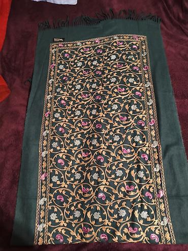 Baş geyimləri: Yenidir İslenmiyib - Qış üçün zərif şərf/şal - Material: Cashmere – — 2