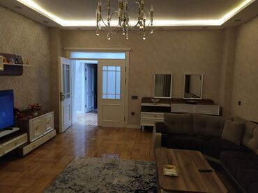 Uzunmüddətli kirayə mənzillər: Salam ev uzunmüddətli verilir. Qara Qarayev metrosu ilə 300 metr — 2