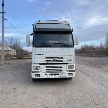 грузовой вольво: Тягач, Volvo, 2002 г., Шторный