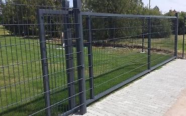 Proizvodi od rolovanog metala, metalni kanali: 🚪 KLIZNE KAPIJE – ISPUNA PANEL 2D I 3D 📍 Fence System doo Bulevar — 16