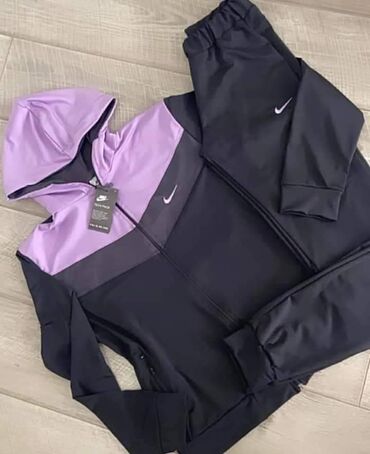 Gornji i donji deo: Nike ženska trenerka za punije dame Novo Mokra likra Veličine 2xl 3xl