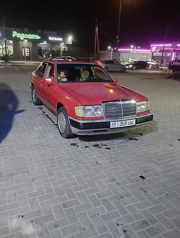 Mercedes-Benz W124: 1986 г., Седан