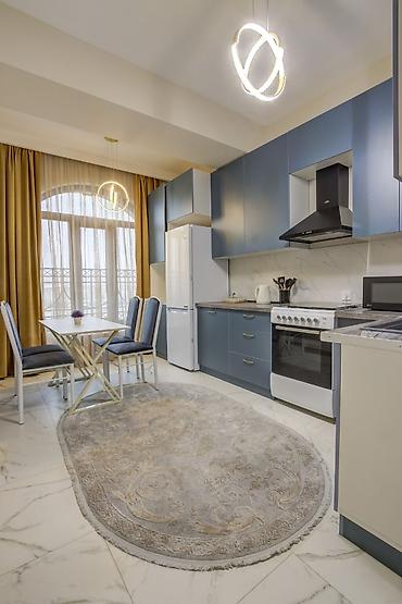 hostel osh: 2 комнаты, Бишкек Парк ТРЦ, Душевая кабина, Постельное белье, Кондиционер — 9