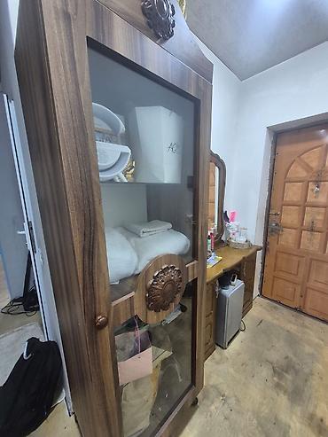 yatağ dəsti: Mebel dəsti – güzgülü tualet masası və şkaf vitrin - Material: ağac — 2