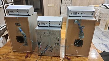 Musiqi mərkəzləri: Panasonic SA-VK750 DVD Stereo System – 5.1 ev kino-teatrı Komplekt: - — 8