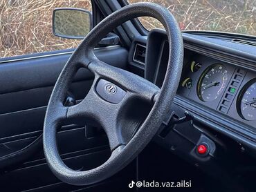 газ53 машина: Автомобиль ВАЗ-2107 серебристого цвета. Классический седан с