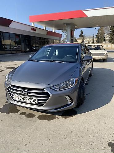 mersedes 202 bufer: Hyundai Elantra: 2 л | 2018 г. Седан — 3