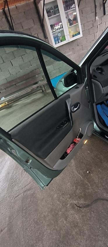 Renault: Renault Scenic: 2005 г., 2 л, Механика, Бензин, Минивэн — 6