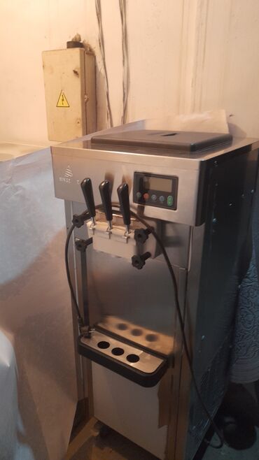Другое оборудование для фастфудов: Мороженое аппарат сатылат абалы жакшы бардык функциясы иштейт