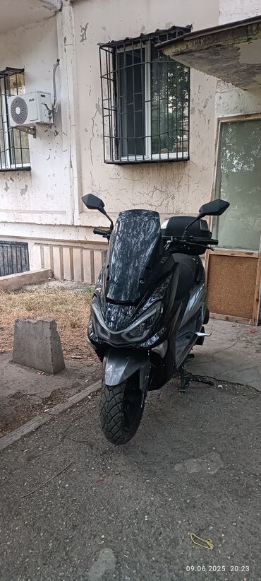 купить мотоцикл для детей 12 лет на бензине: Макси скутер Yamaha, 150 куб. см, Бензин, Б/у