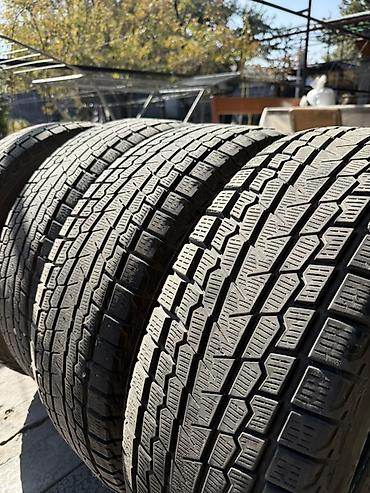 сапат бетон: Шиналар 225 / 65 / R 17, Кыш, Колдонулган, Комплект, Жеңил унаалар, Жапония, Yokohama — 1
