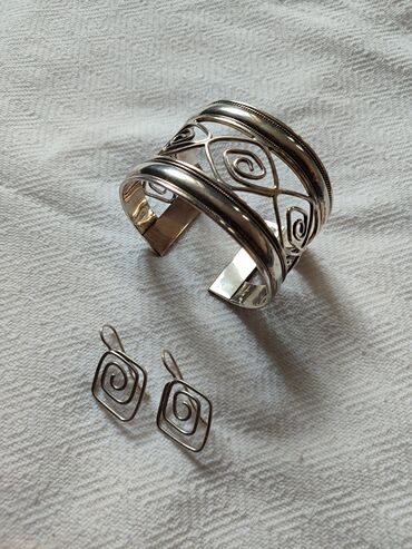 Наборы украшений: Браслет и серьги и кольцо . из серебра 925 пробы.браслет очень