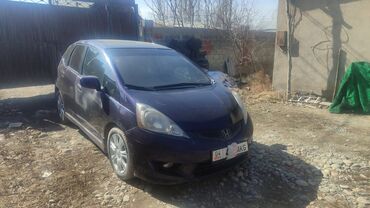 вариант: Honda Fit: 2010 г., 1.5 л, Автомат, Бензин, Хэтчбэк