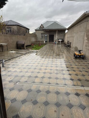 Həyət evləri və villaların satışı: Həyət evi satılır - 1 mərtəbəli fərdi yaşayış evi, həyətyanı sahə ilə — 3