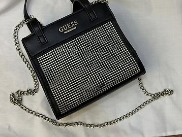 GUESS Los Angeles qadın çantası - Model: kiçik ölçülü şəhər/axşam