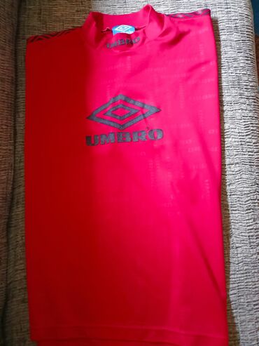 majice na veliko novi pazar: Men's T-shirt Umbro, M (EU 38), L (EU 40), bоја - Crvena
