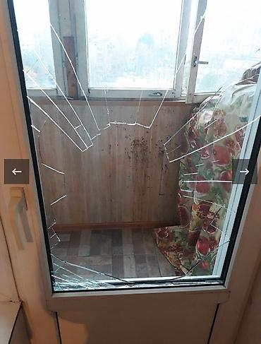 setqa qapılar: Pəncərələrdə, qapılarda ikiqat şüşə dəyişdirilməsiçirkli, qırılmış — 5