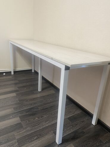 Маникюрные столы: Стол (лофт) очень хорошего качества ширина 56м длина 2,10 м. Подойдет