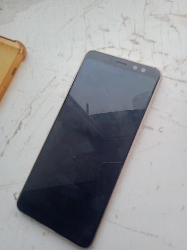 Мобильные телефоны и аксессуары: Samsung Galaxy A8 2018, Б/у, цвет - Золотой — 1