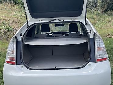 corolla 2018: Toyota Prius: 2011 г., Гибрид, Хэтчбэк — 3